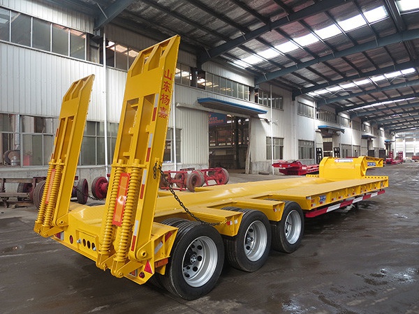 LHL9373TDP型低平板半掛車